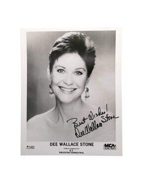 Dee Wallace Stone B&W Head Shot 8 x 10 Mother ET Extra Terrestrial MCA Signed